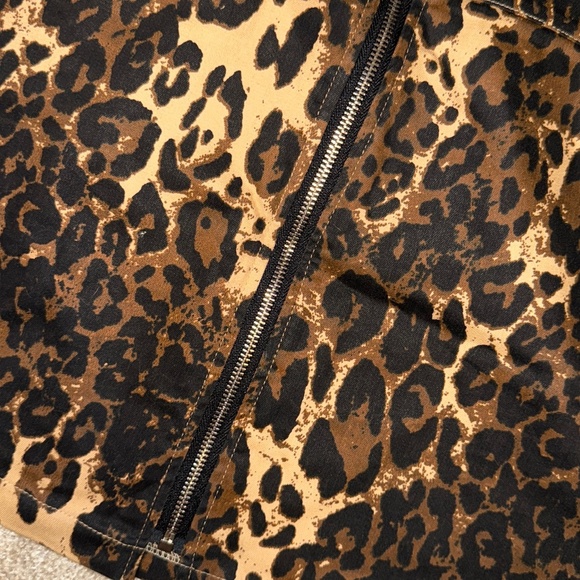 Cheetah Print Mini Skirt w Zipper, Small - Picture 3 of 3